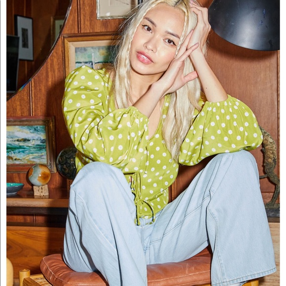 Levi’s Tie Front Shirt - Picture 3 of 11